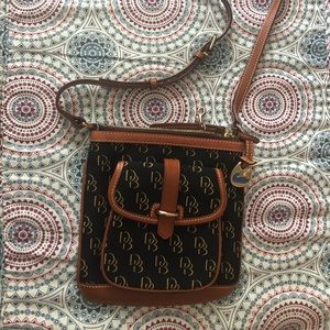 NWOT Dooney & Burke crossover body purse
